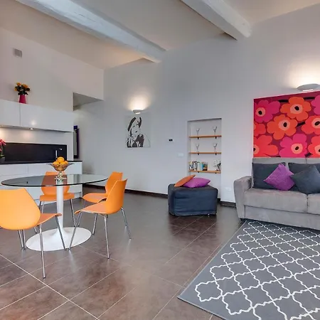 Apartment Glam