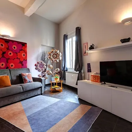Apartment Glam
